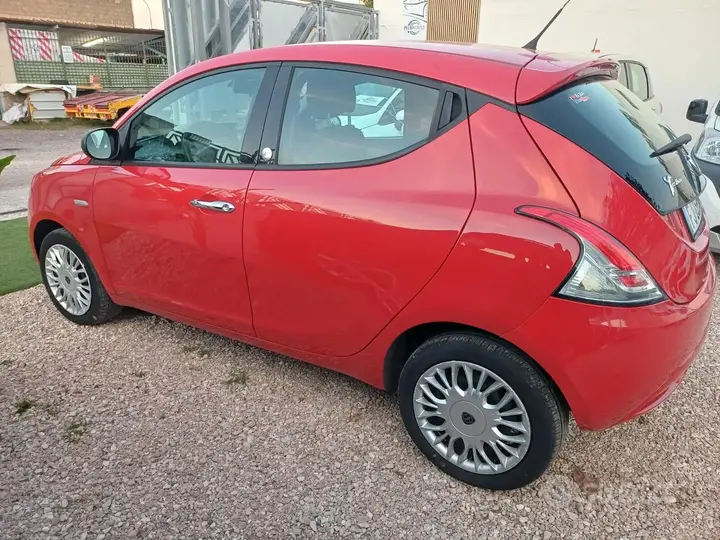 Lancia Ypsilon 2018 photo 5