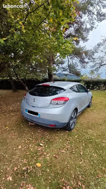 Renault Megane 2012 photo 2