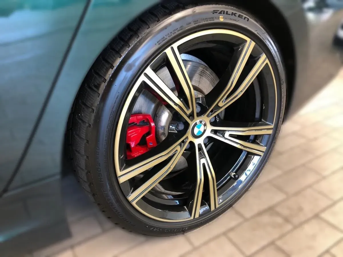 BMW 3 Series 2023 photo 3