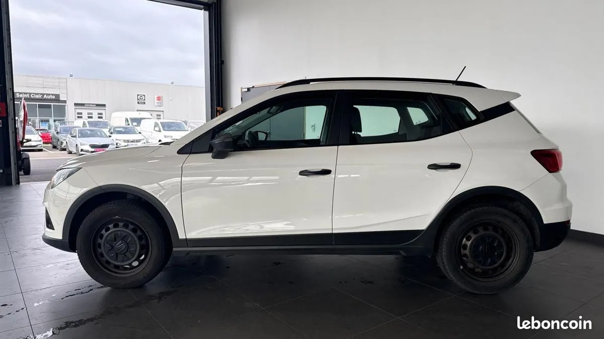 Seat Arona 2017 photo 2