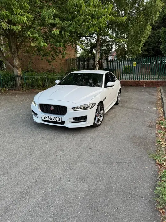Jaguar Xe