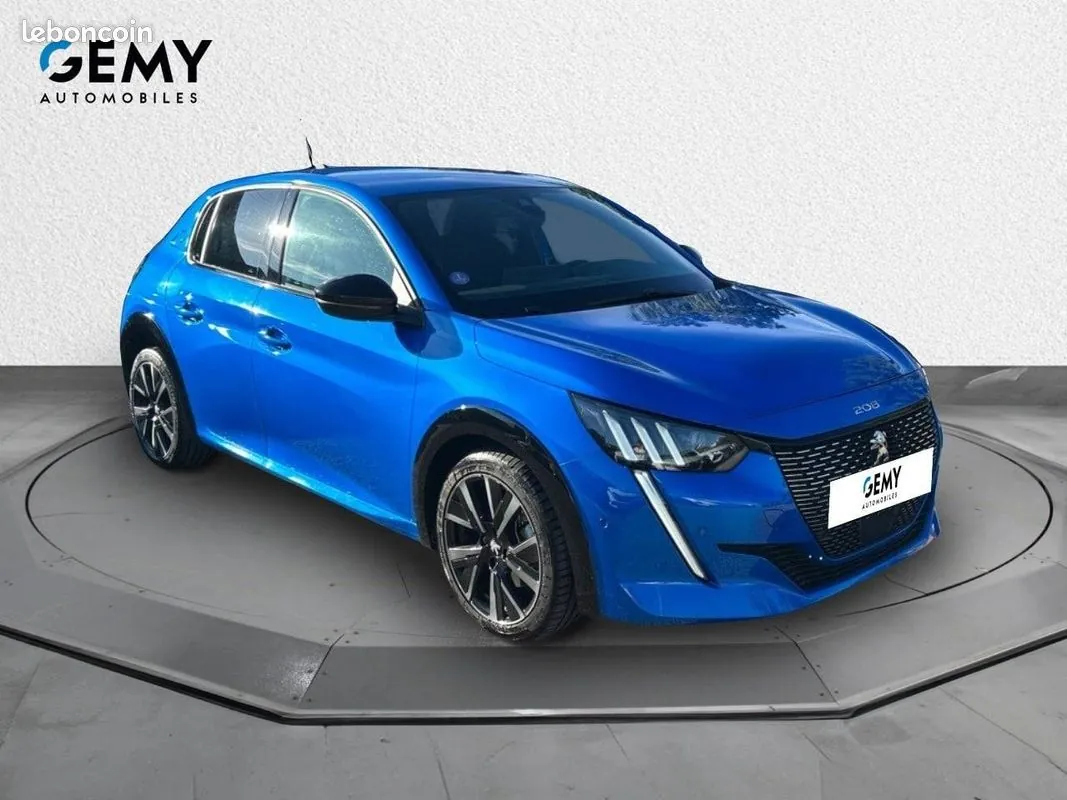 Peugeot 208 2022 photo 3