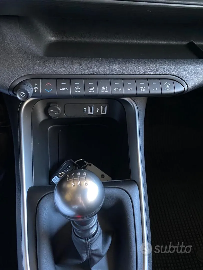 Jeep Avenger 2025 photo 2