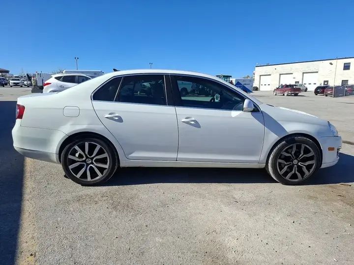 Volkswagen Jetta 2010 photo 4