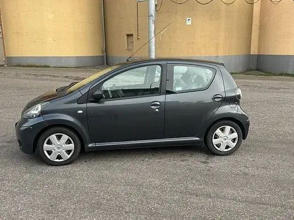 Toyota Aygo 2010 photo 4