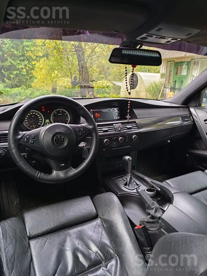 BMW 530 2004 photo 2