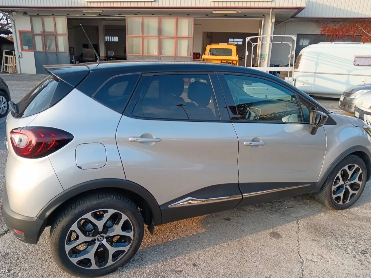 Renault Captur 2019 photo 2