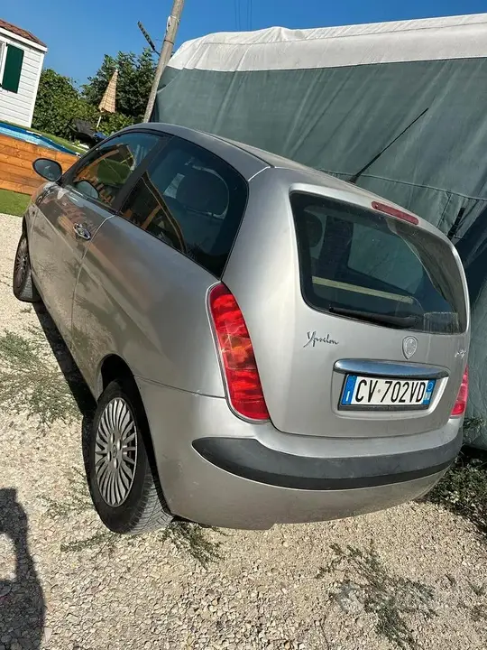 Lancia Ypsilon 2005 photo 2