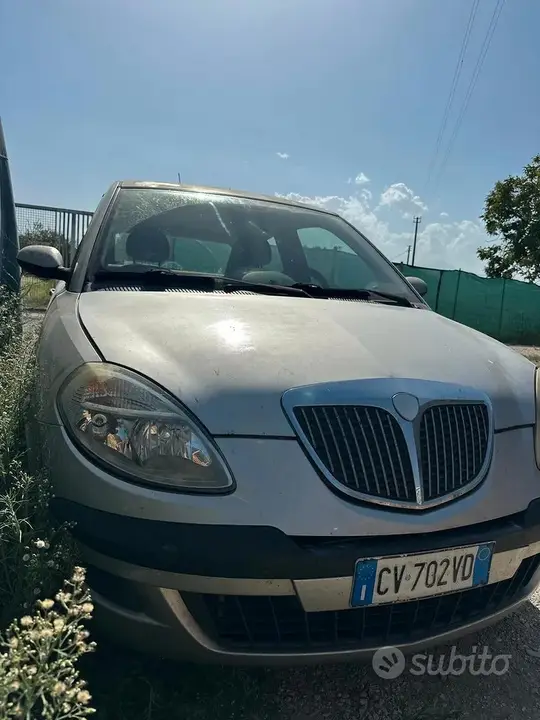 Lancia Ypsilon
