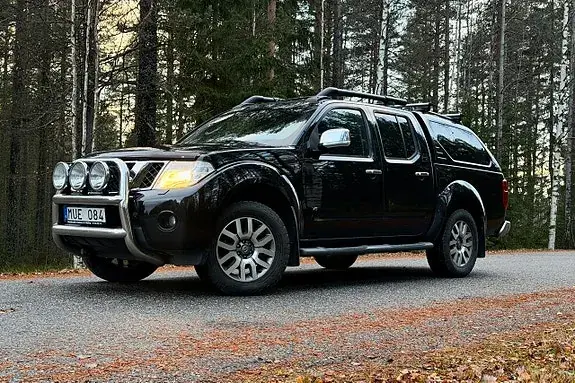 Nissan Navara 2012 photo 2