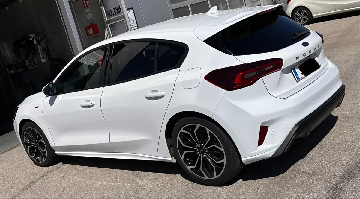 Ford Focus 2024 photo 3