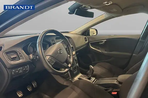 Volvo V40 2017 photo 5
