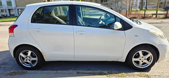 Toyota Yaris 2009 photo 2