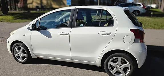 Toyota Yaris 2009 photo 3