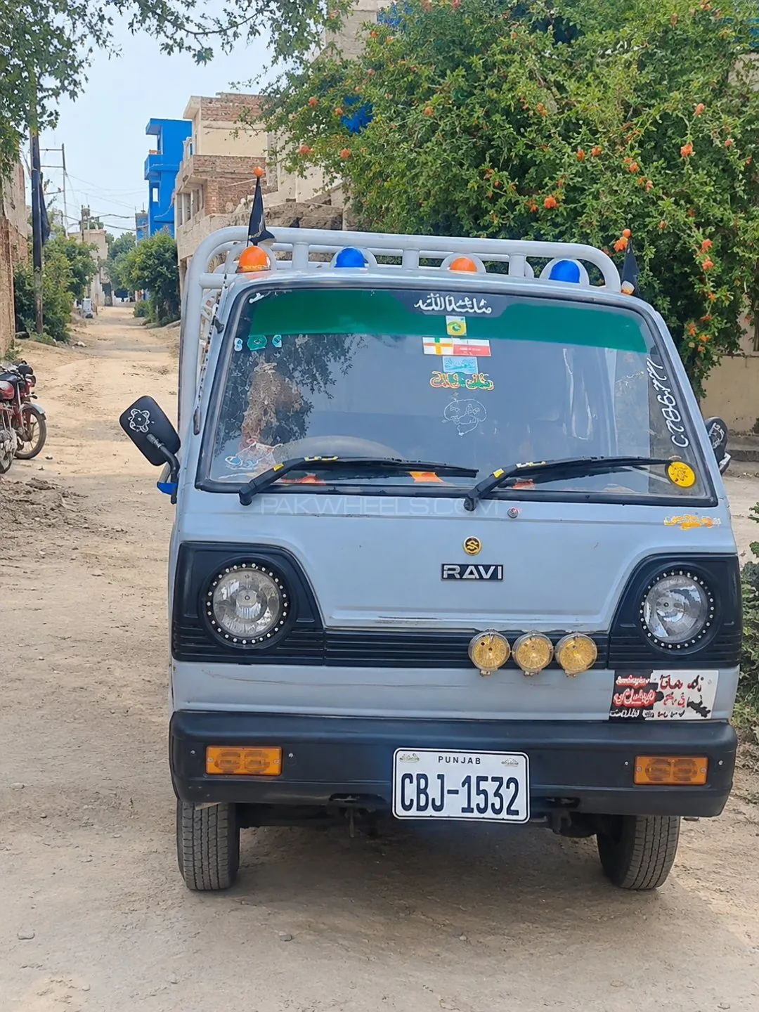 Suzuki Ravi