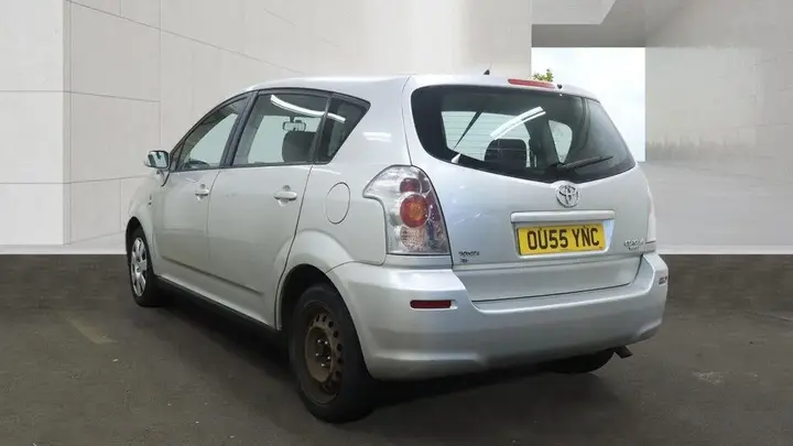Toyota Corolla Verso 2005 photo 3
