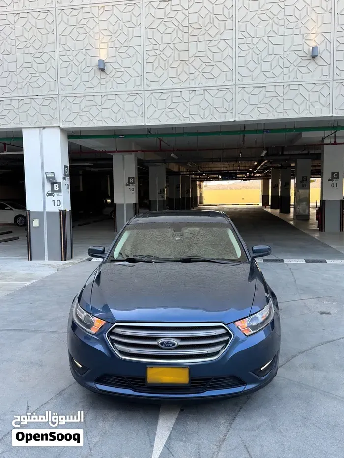 Ford Taurus 2018 photo 2