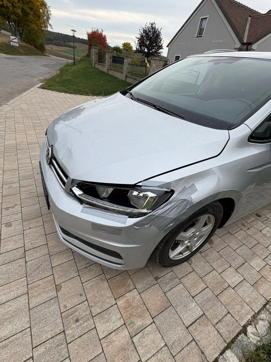 Volkswagen Touran 2016 photo 2
