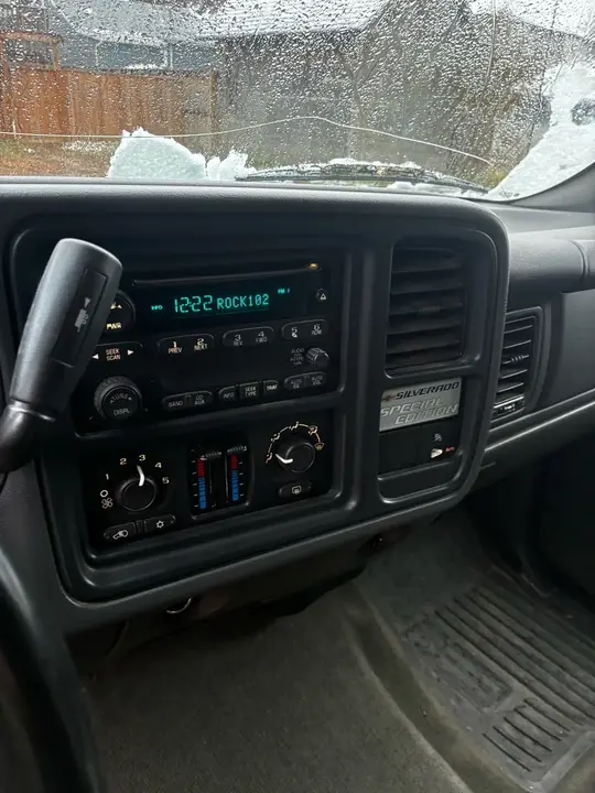 Chevrolet Silverado 1500 2004 photo 2