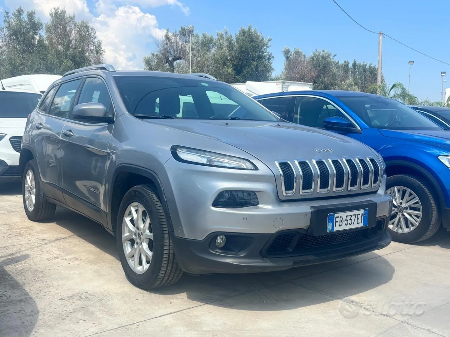 Jeep Cherokee 2015 photo 3