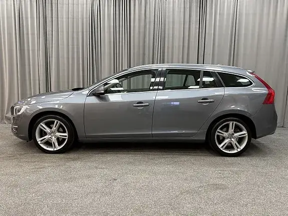 Volvo V60 2018 photo 2