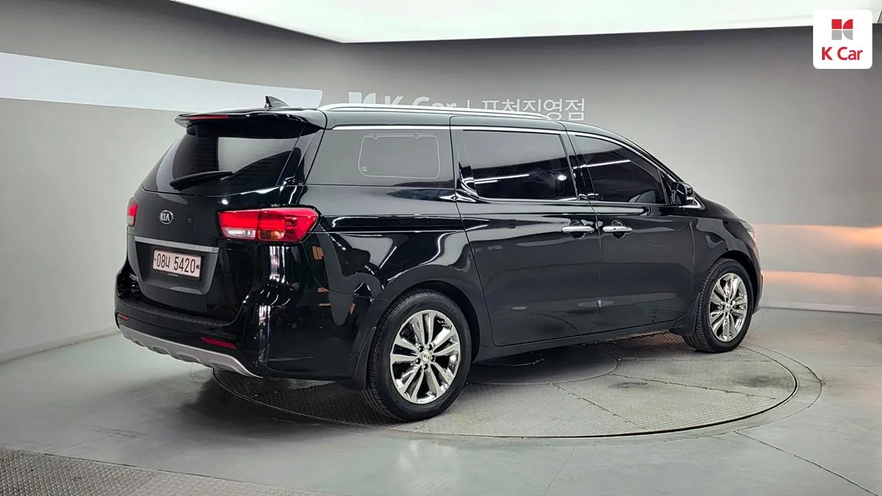 Kia Carnival 2018 photo 2