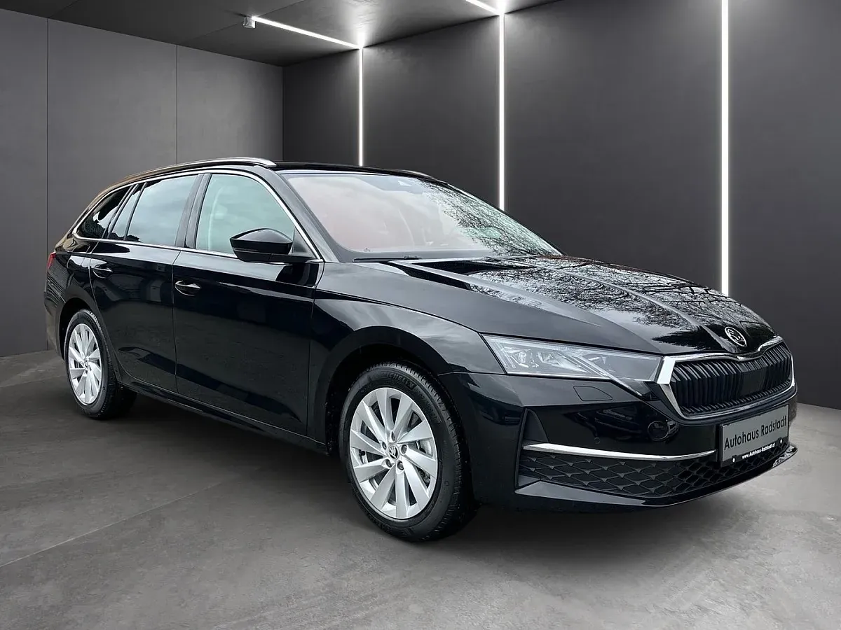 Skoda Octavia 2025 photo 2