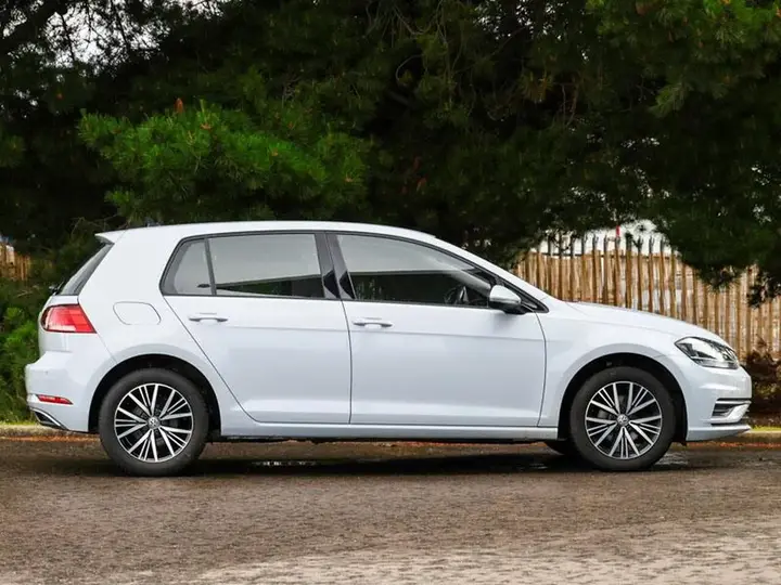 Volkswagen Golf 2018 photo 4