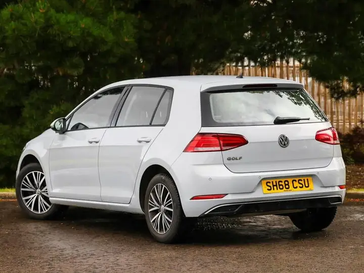 Volkswagen Golf 2018 photo 2