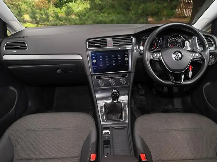 Volkswagen Golf 2018 photo 3