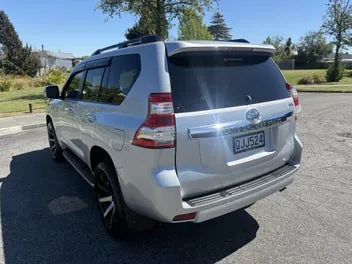 Toyota Land Cruiser Prado 2017 photo 3