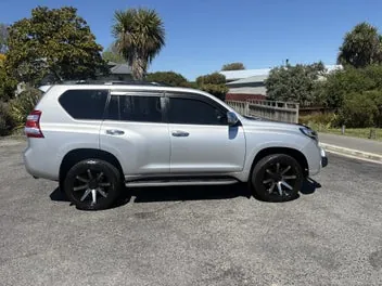 Toyota Land Cruiser Prado 2017 photo 4