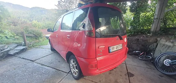 Toyota Yaris Verso 2003 photo 2