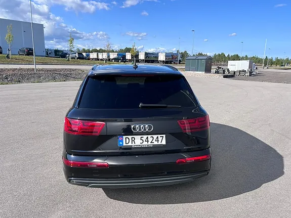 Audi Q7 2017 photo 5