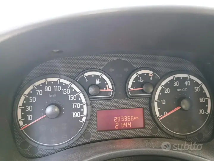 Fiat Panda 2010 photo 2