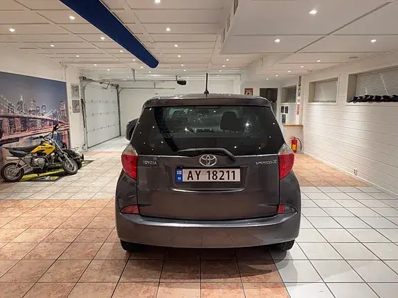 Toyota Verso-S 2012 photo 4