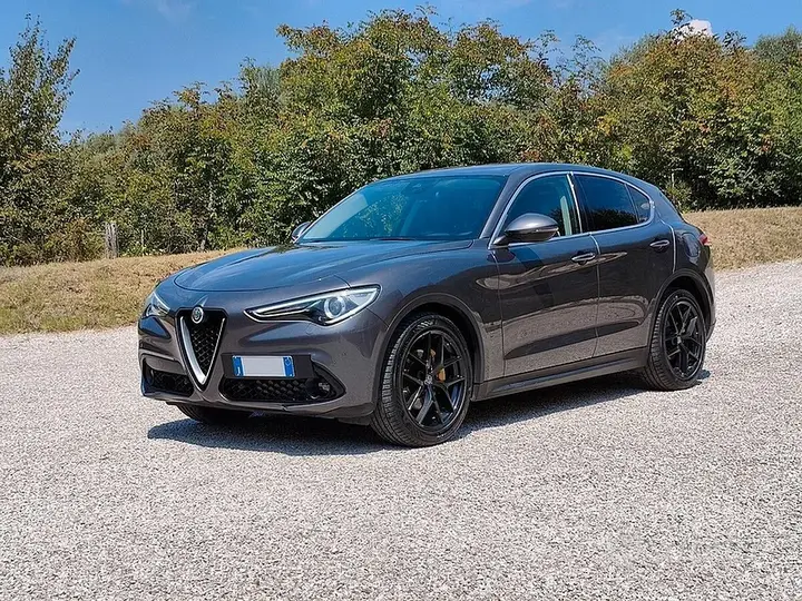 Alfa Romeo Stelvio 2017 photo 4