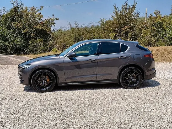 Alfa Romeo Stelvio 2017 photo 5