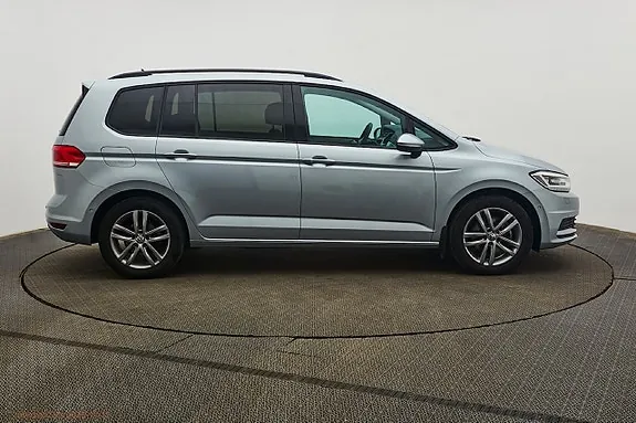 Volkswagen Touran 2025 photo 5