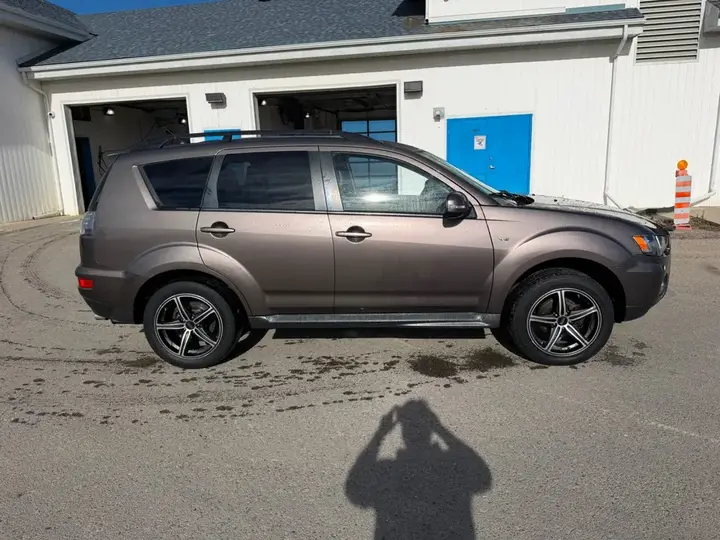 Mitsubishi Outlander 2012 photo 5