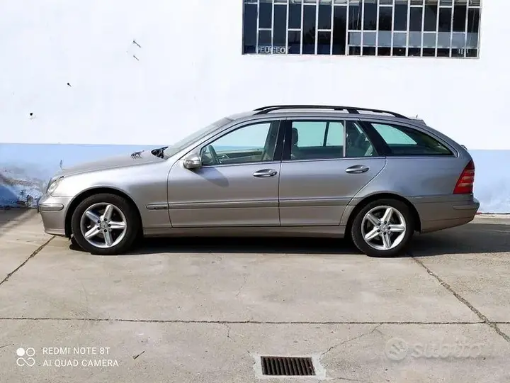 Mercedes-Benz C-Class 2005 photo 3