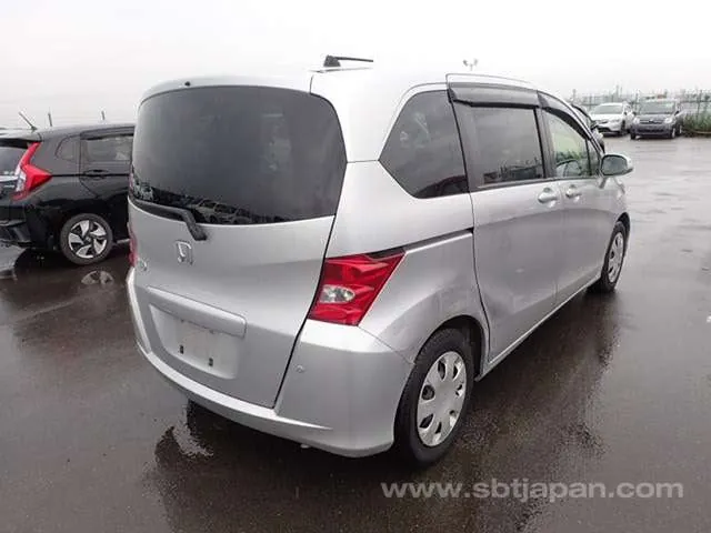 Honda Freed G 2009 photo 4