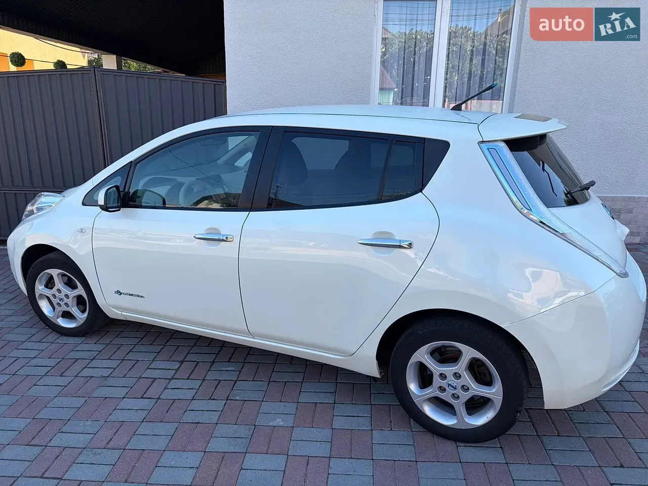Nissan Leaf 2012 photo 4