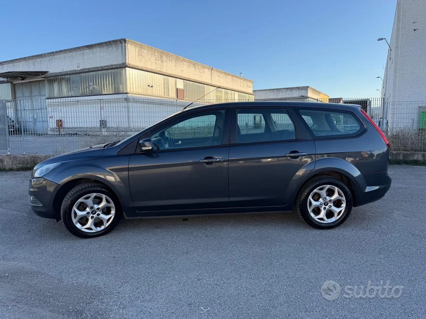 Ford Focus 2010 photo 4