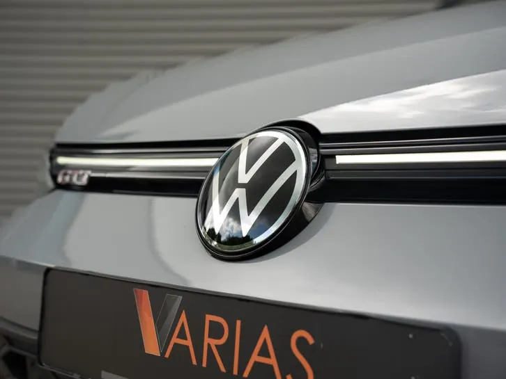 Volkswagen Golf 2023 photo 3