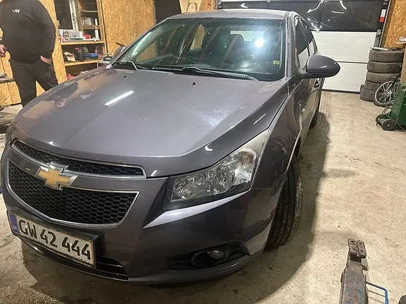 Chevrolet Cruze 2012 photo 2