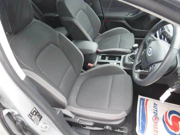 Ford Focus 2019 photo 5
