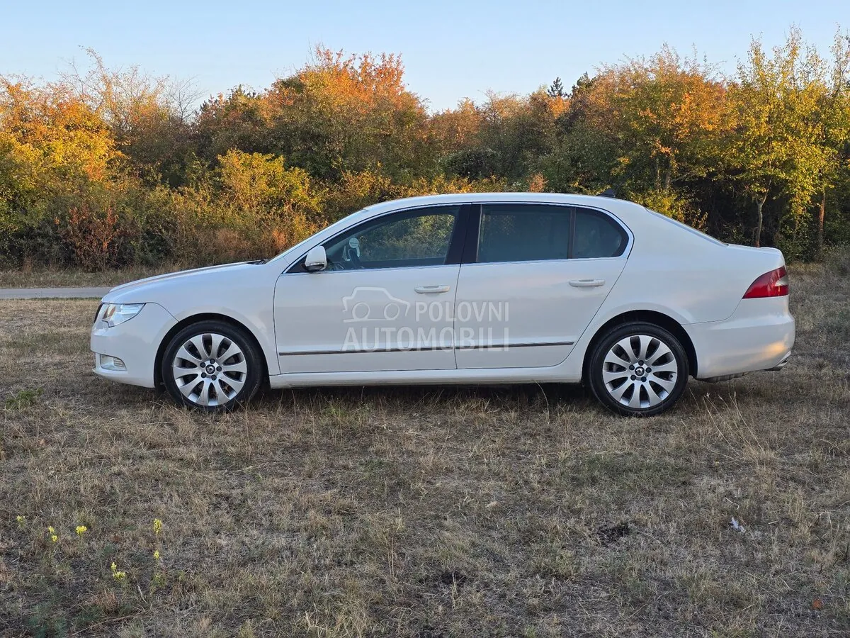 Skoda Superb 2009 photo 3