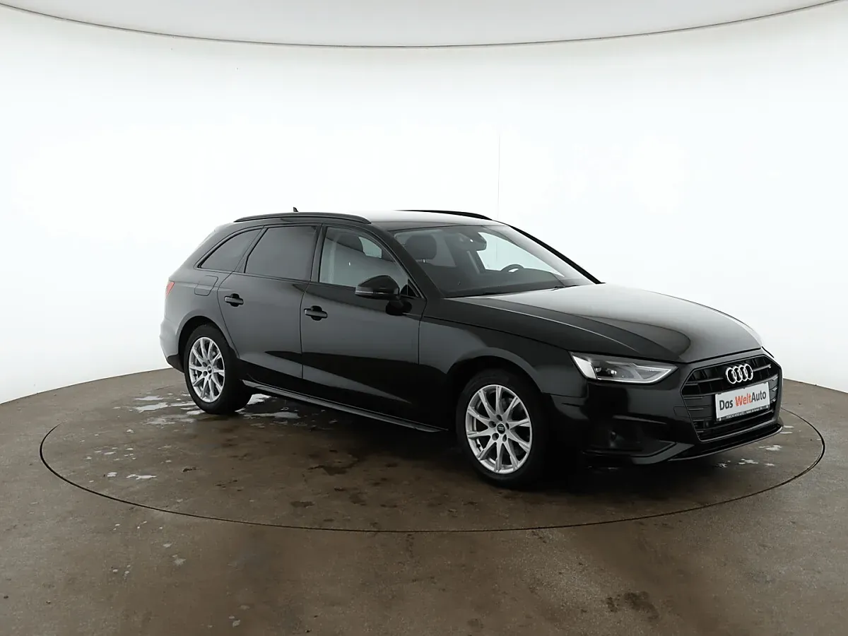 Audi A4 2023 photo 2
