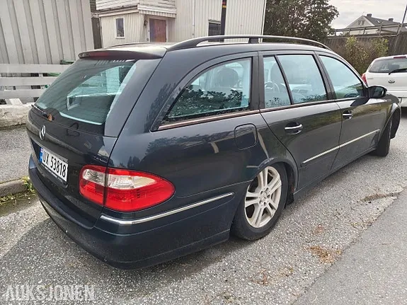 Mercedes-Benz E-Class 2006 photo 4